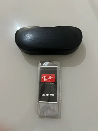 Case RayBan.