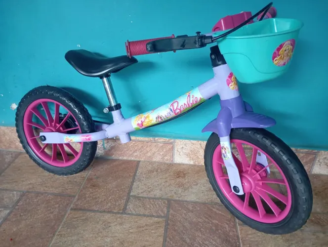 Bicicleta de equilíbrio aro 12 Caloi Barbie