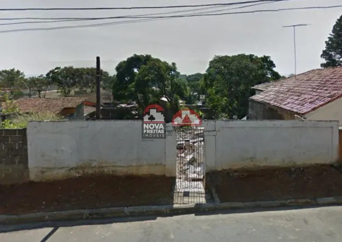 Terreno Espaçoso em Bairro Nobre: Ideal para Seu Próximo Empreendimento!