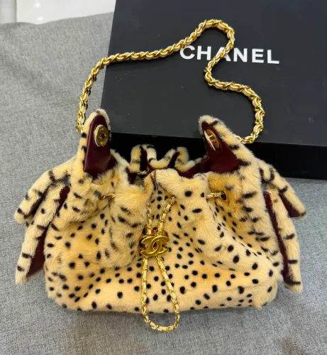 Chanel 25 couro de cordeiro mini