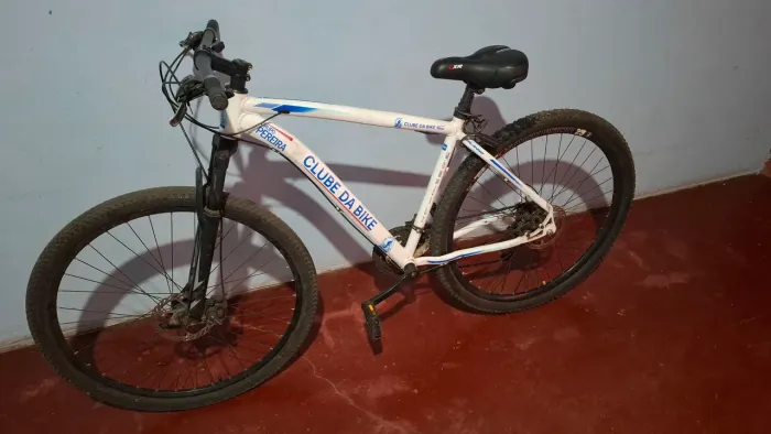 Bike Aro 29 Alumínio com Freios a Disco e Suspensão Dianteira