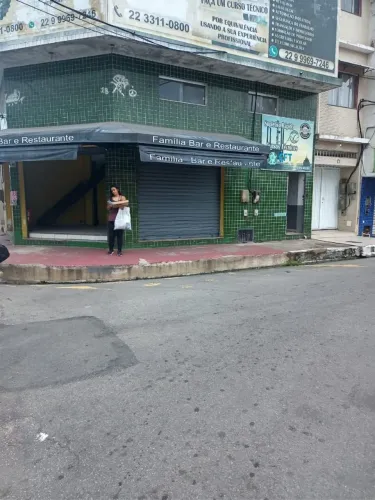 PRÉDIO NO CENTRO DA CIDADE