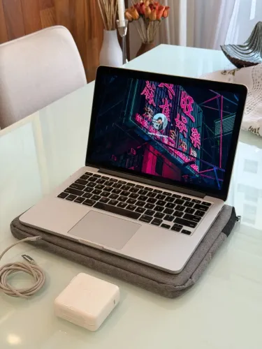 MacBook Pro Retina 13 2015 i5 8 GB - bateria nova