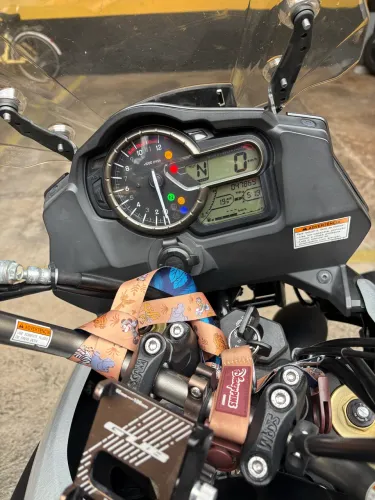 Moto impecável