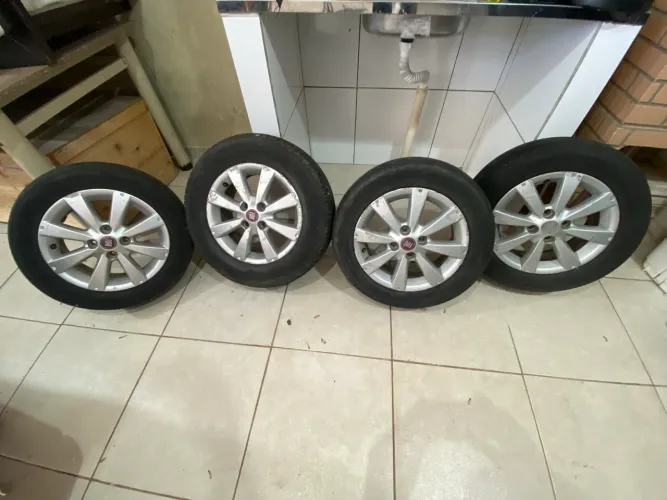 Rodas Fiat Siena originais aro 14 4x98