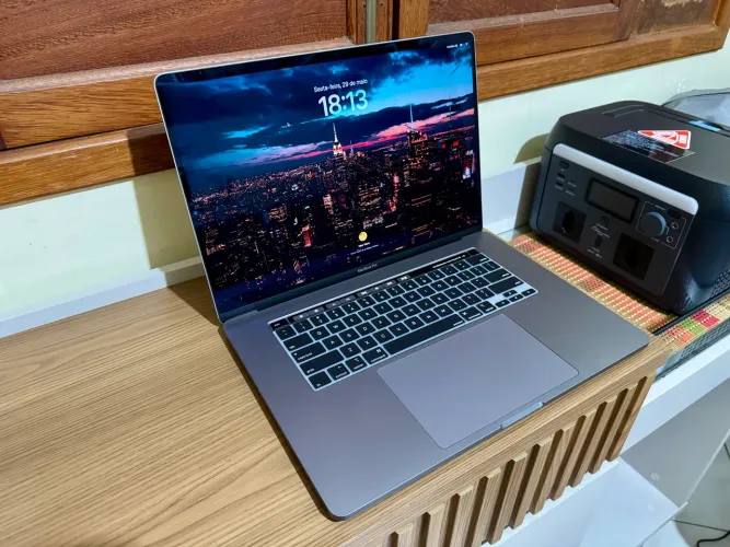 MacBook Pro 16P (2019-SPG) i7 Six-Core / 16GB DDR4 / 512GB SSD PCIe / AMD Radeon Pro 