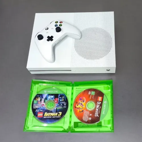 XBOX One S - 500gb com 2 jogos