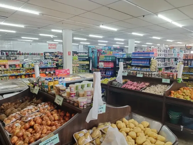 Supermercado á Venda