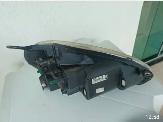 Farol mascara negra, carro punto 2014