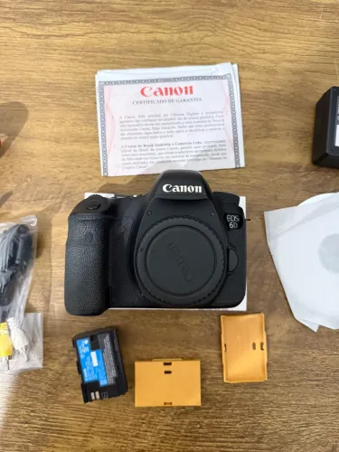 Câmera Canon EOS 6D com Acessórios Originais