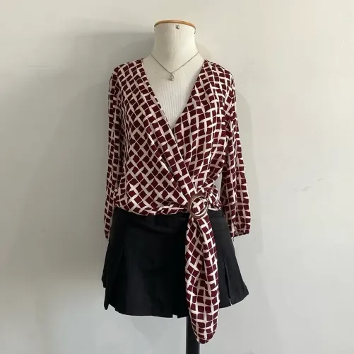 Blusa Transpassada com argola