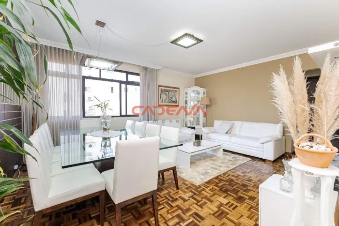 Apartamento com 3 quartos e 1 vaga à venda no Bigorrilho