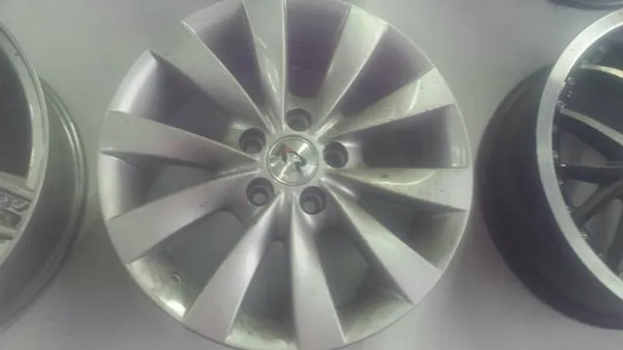 Roda aro 15 KR Passat cc Prata Volkswagen fox 5X100 jogo novo