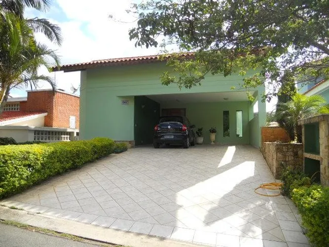 Condomínio Fechado junto ao Shopping Granja Viana