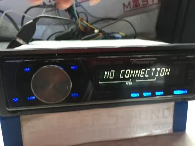 cd radio pioneer deh-p7050BT C/bluetooth usb auxiliar ipbus entrada p/bluetooth instalado