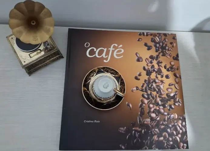 Livro "O Café" - Belíssimo, sofisticado e raro