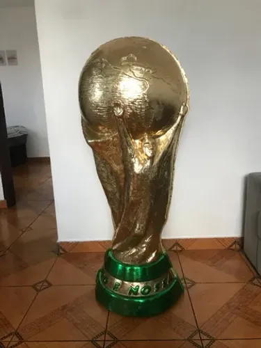 Locação Taça da Copa do Mundo Gigante  1,30m