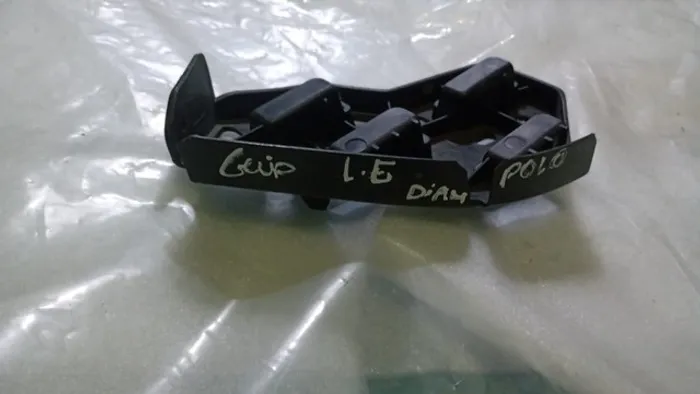 Guia Para-choque dianteiro VW Polo Lado Esquerdo