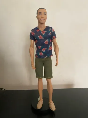 Ken Barbie fashionista negro