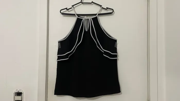 Blusa Preta com Babados Feminina P