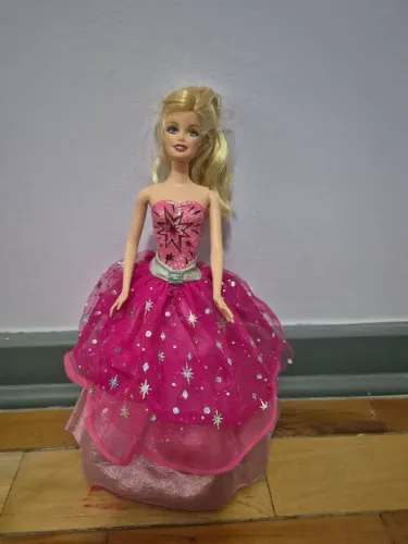 boneca barbie "Moda e Magia" vestido 2 em 1 FUNCIONANDO