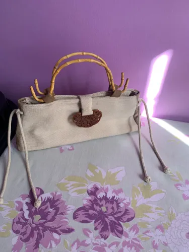 Bolsa feminina importada, de mao