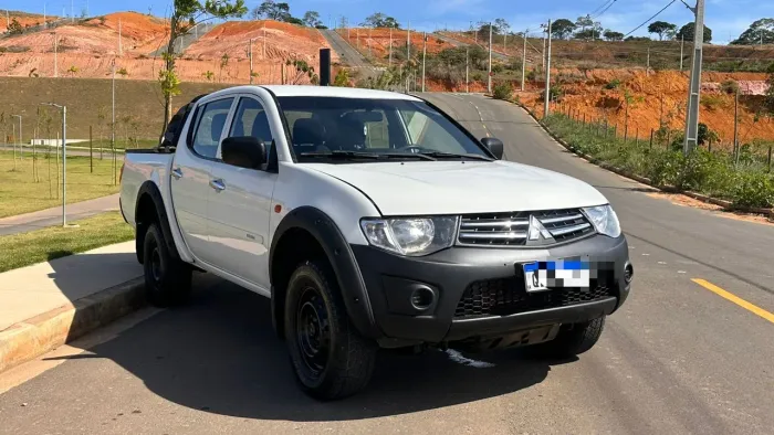 Mitsubishi L200 Triton GL 3.2 CD TB Int. Dies. Mec. 2016