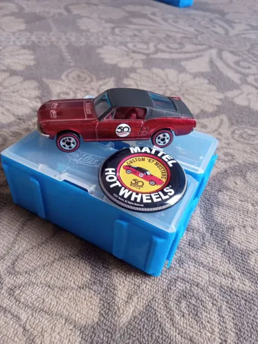 Hot Wheels 50 anos custon Mustang 67 2018