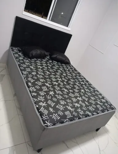 CAMA BOX CASAL + TRAVESSEIRO 