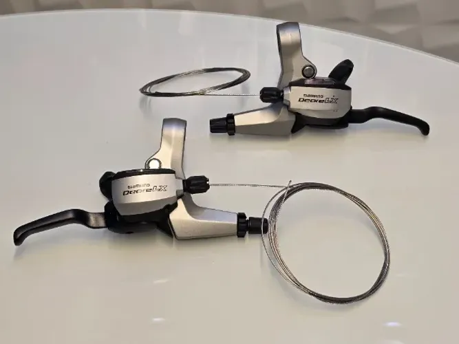 Trocadores Shimano Deore LX Dual Control (STI) - modelo ST-M580. (NOVO)