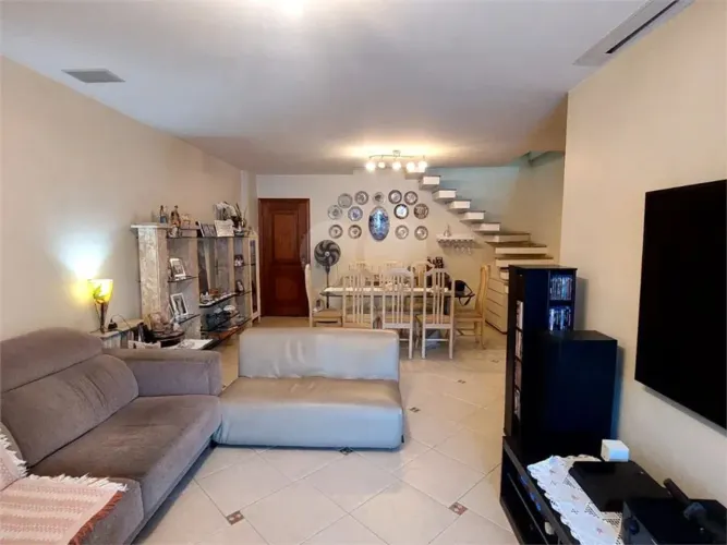Cobertura à venda com 3 quartos, sendo 1 suíte, no condomínio Edifício Tour De Boulevard, 