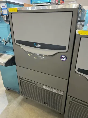 Máquina de Gelo cubos 105kg/dia  Hoshizaki - pronta entrega 