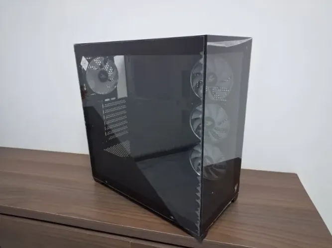 Gabinete Gamer ATX - NOVO, 4 Fans RGB incluso, frente e lateral de vidro temperado sem col