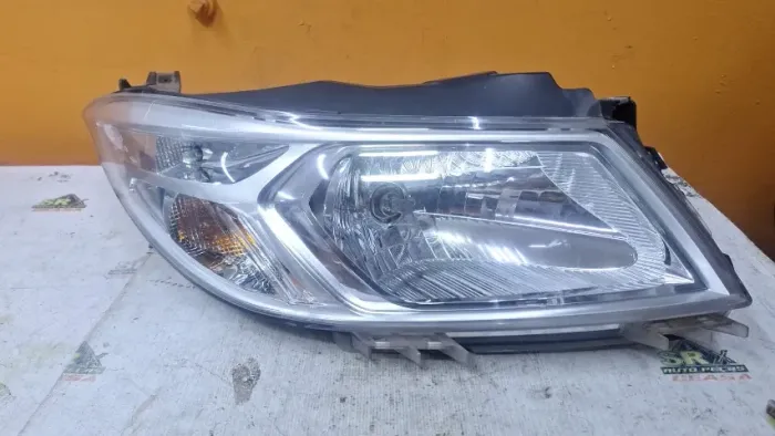 Farol Direito Onix 2015