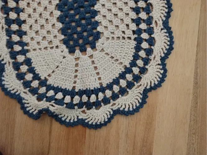 Tapete Crochê oval  Bege e Azul 
