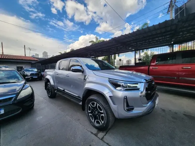 Toyota Hilux CD SRX Plus 4X4 2.8 TDI Die. Aut. 2025