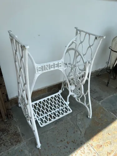 Base máquina Singer 