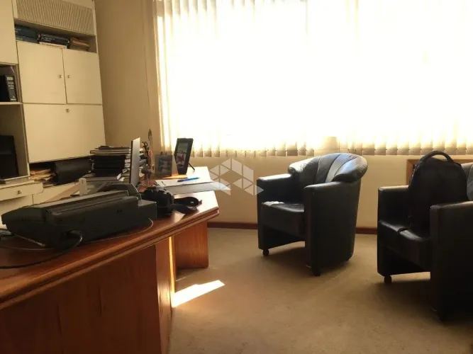 SALA / CONJUNTO COMERCIAL NO MELHOR PONTO DO CENTRO E VISTA LINDISSIMA DO GUAÍBA