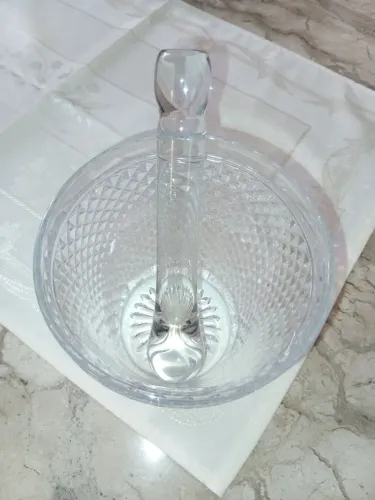 Vendo balde para caipirinha com espremedor. 