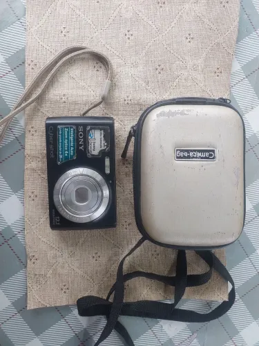 Camara Cyber-shot 12.1 megapixels