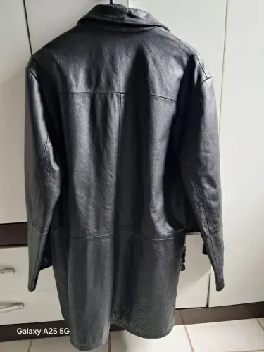 Jaqueta de Couro Preta Elegante