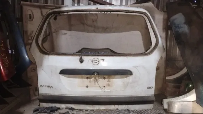 Tampa Traseira Zafira 2001 a 2008