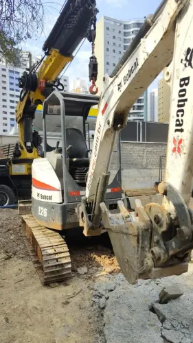 Escavadeira Bobcat E26 Único dono