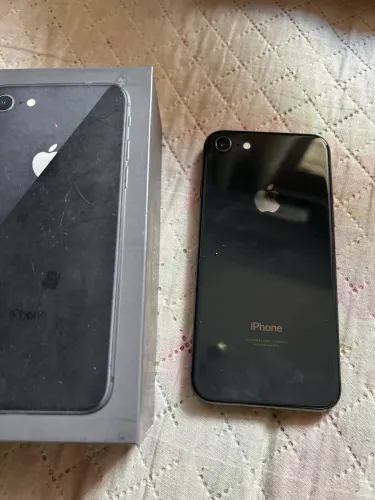 Vende-se IPhone 8 64g com caixa