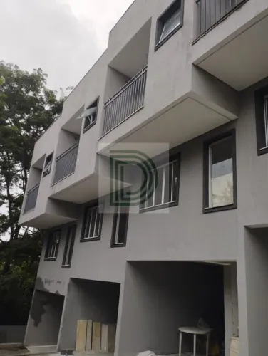 CASA EM CONDOMÍNIO NA GRANJA VIANA - COM 2 DORMITÓRIOS