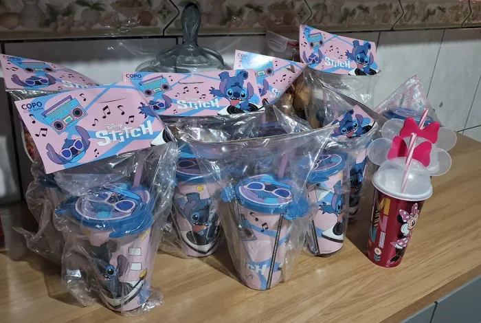 Lote 9 copos do stitch e 2 da minnie Novos