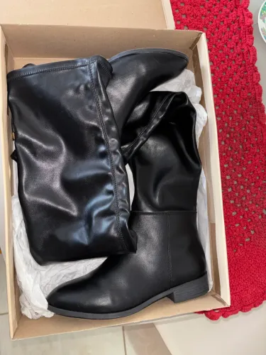 Vende-se bota over via Marte 