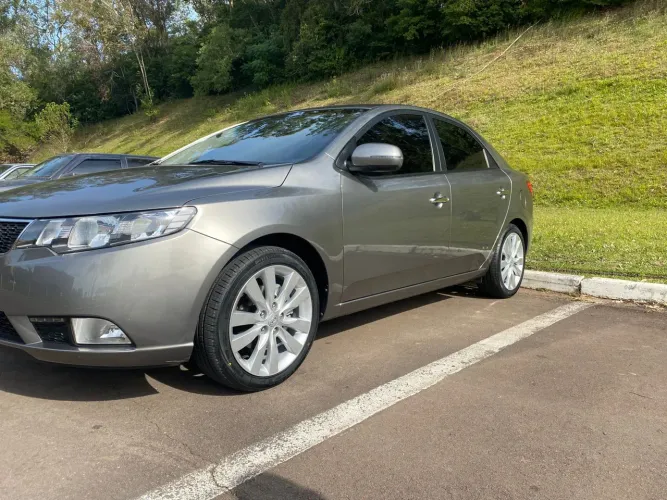 Kia Motors Cerato 1.6 16V Aut. 2011