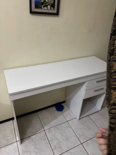 Mesa branca escritório