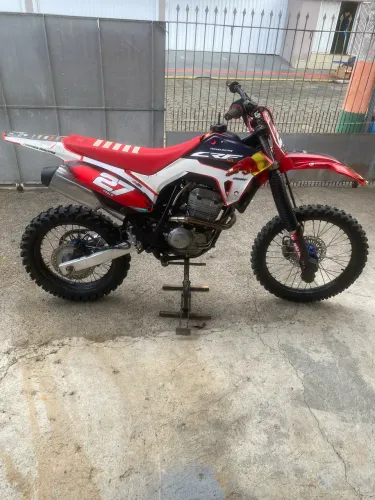 XR 250 TORNADO ?